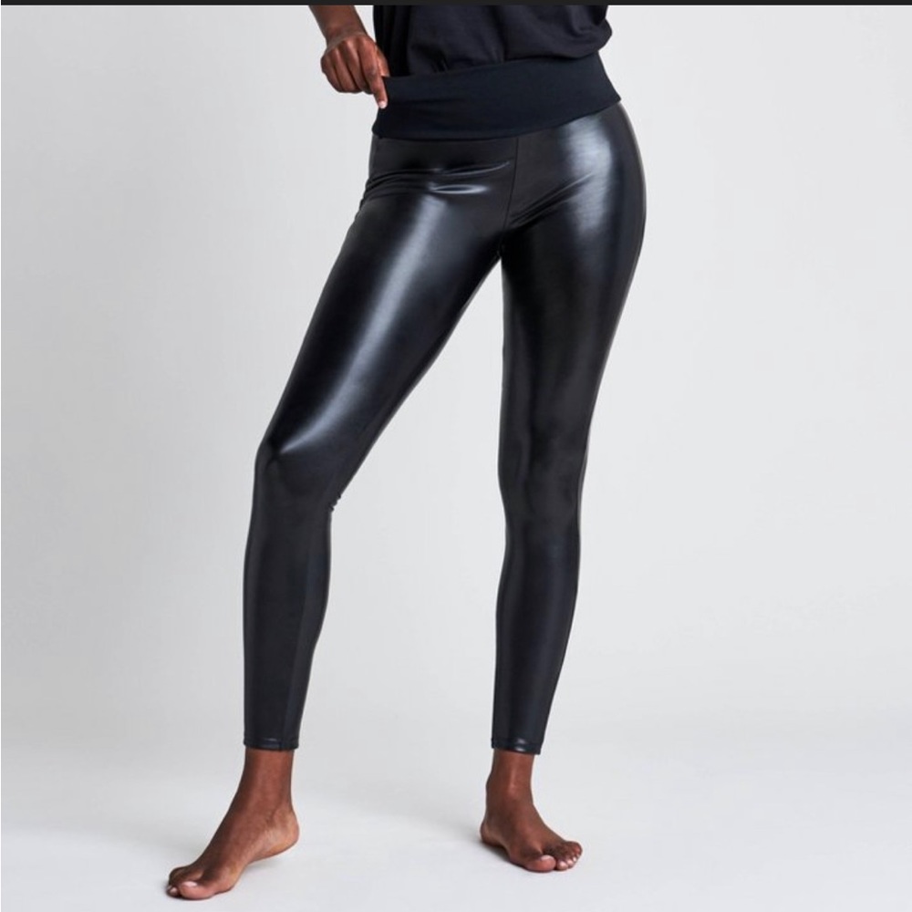 NWOT!! ASSETS by SPANX Women’s All Over Faux Leather Leggings